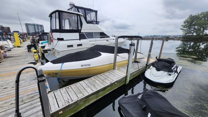2005 Rinker 232 Captiva Photo 33 of 37