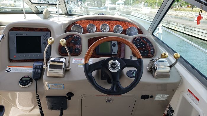 2008 Sea Ray 320 Sundancer Photo 13 of 49