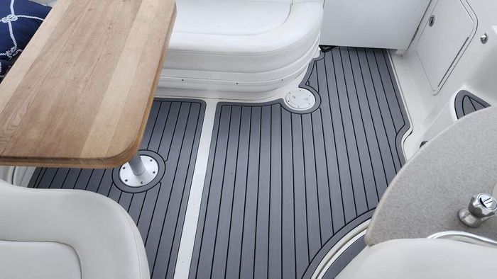 2008 Sea Ray 320 Sundancer Photo 8 of 49