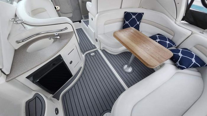 2008 Sea Ray 320 Sundancer Photo 34 of 49
